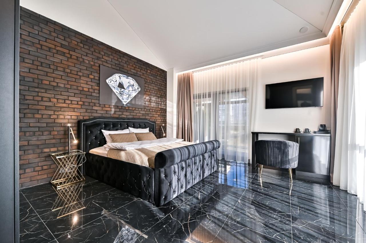 Diamond Sveciu Namai Aparthotel คอนัส ภายนอก รูปภาพ